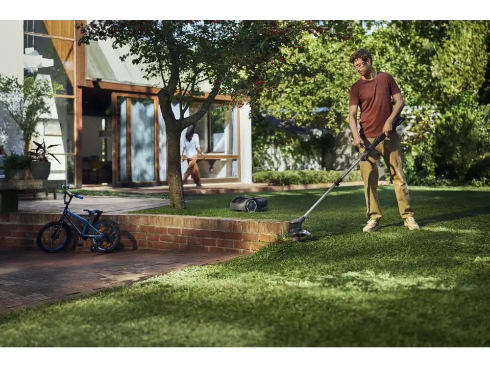 Decespugliatore Tagliabordi A Batteria 88V 8AH – Motore Brushless, Asta Telescopica, Testa Orientabile 90°, 2 In 1 Per Giardino E Bordure